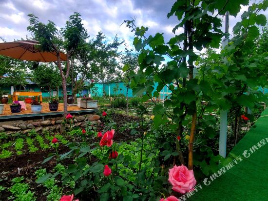 那拉提杞香园民宿