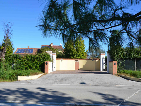 鲁巴诺酒店住宿-B&B Melograno MC