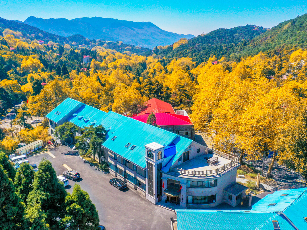 庐山脂红酒店（庐山风景名胜区牯岭街美庐店）