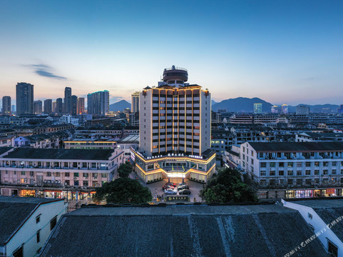 龙港龙华大酒店