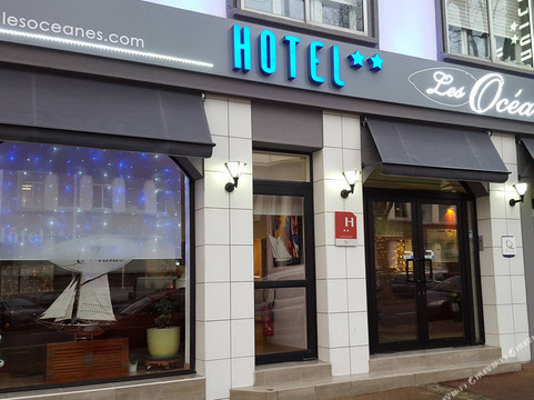 洛里昂酒店住宿-The Originals City Hotel Les Océanes, Lorient