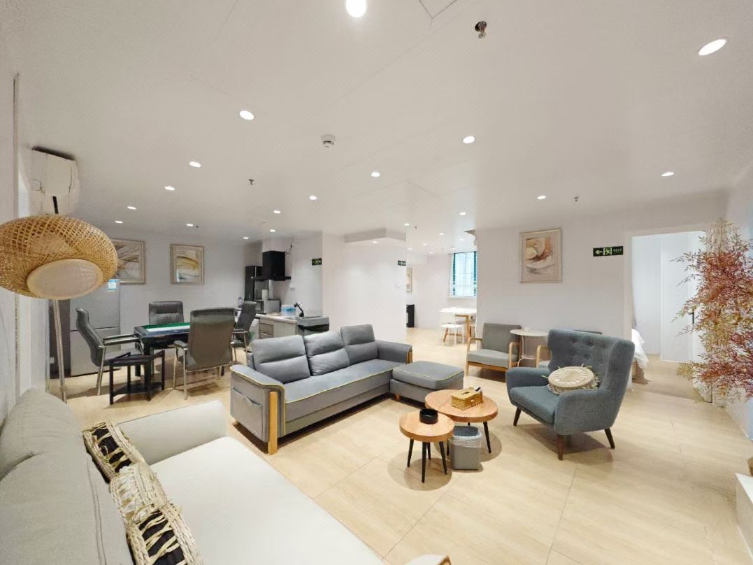 Fangzhou Hostel (Dongmen Old Street Subway Station)