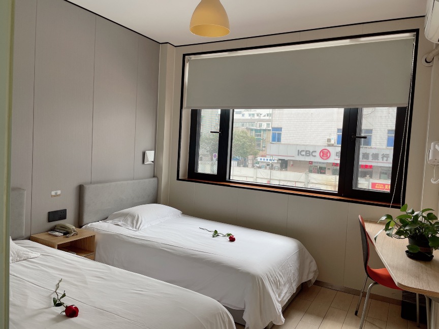 布丁严选酒店(杭州河坊街城站地铁站店)-官方