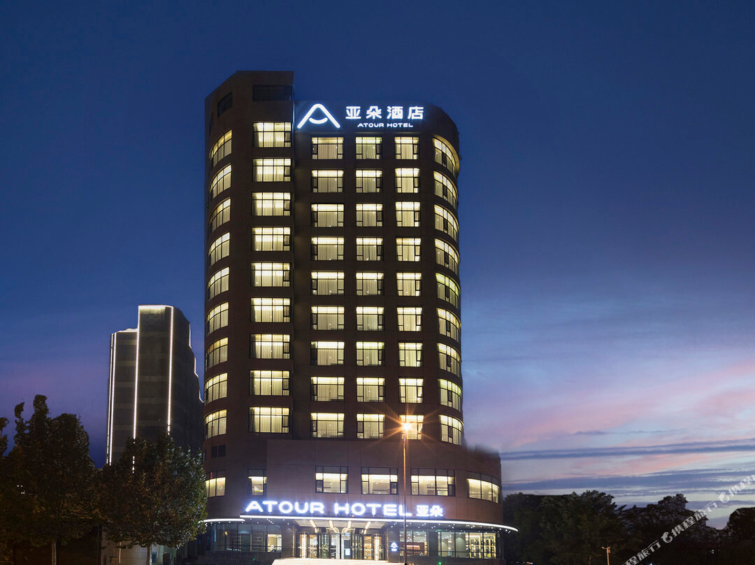 郑州河南省人民医院金水路亚朵酒店