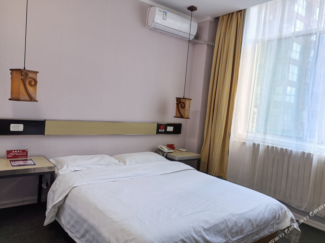 西安人在旅途快捷酒店(南稍门地铁站小雁塔店）主图
