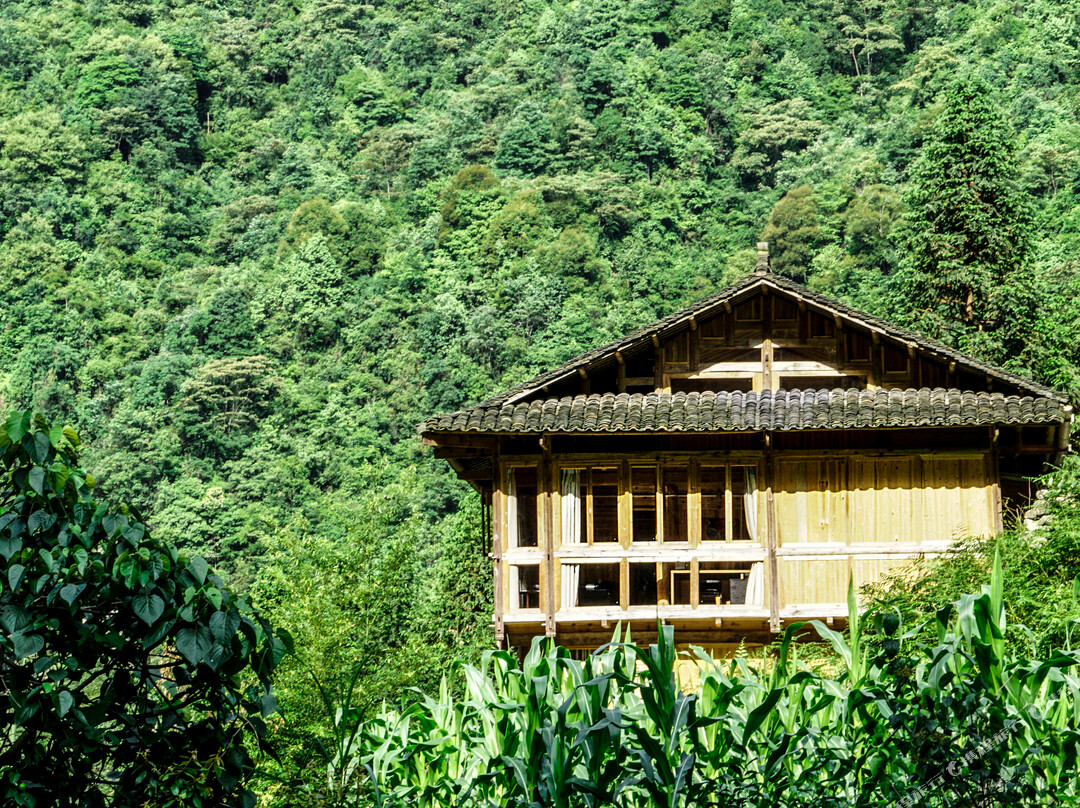 群山之心·夹缝岩民宿