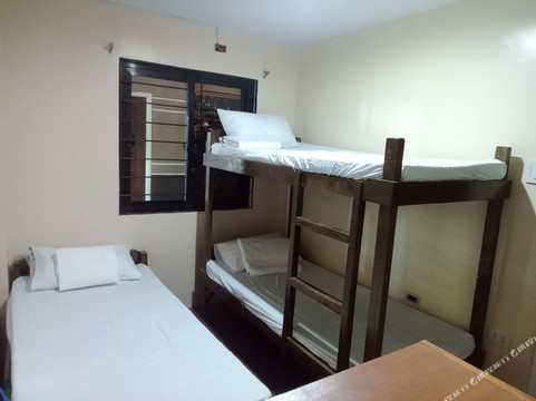 RedDoorz @ JJ & Kaye Apartment Pangasinan