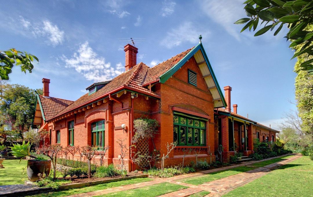 Buxton Manor