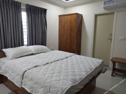 S R Arcade Inn Hotel