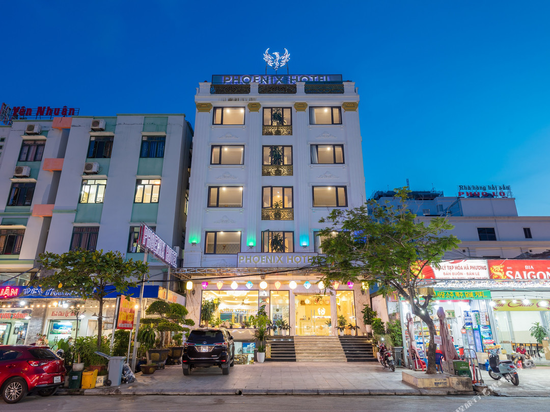 下龙凤凰酒店