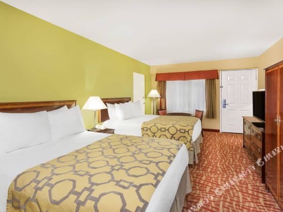 Baymont by Wyndham Sevierville Pigeon Forge Room Type - Mobility Accessible Two Queen Room Baymont by Wyndham Sevierville Pigeon Forge Room Type - Mobility Accessible Two Queen Room