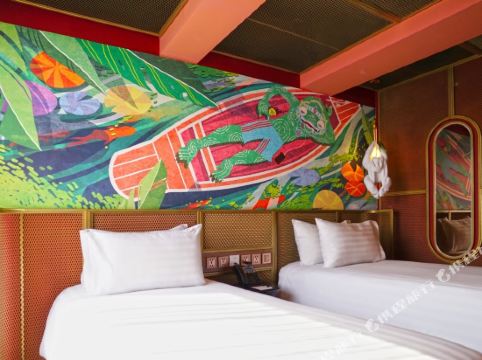 4 Monkeys Hotel Room Type - Premier Twin Room