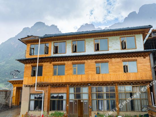 迭部背包客之家民宿