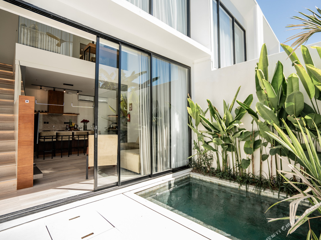 Oasis Modern Villa by Breig