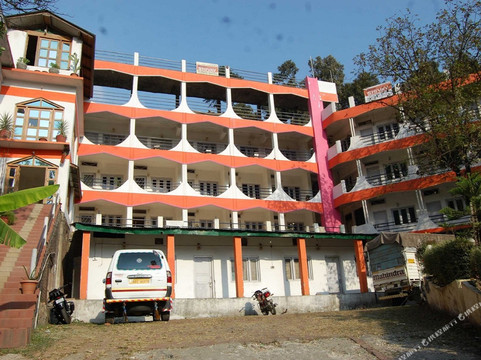 Goroomgo Hotel Shivay Kausani