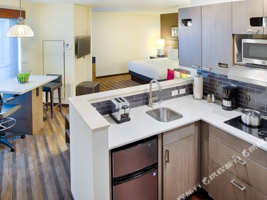 Hyatt House Seattle/Downtown Room Type - King Studio Suite with Kitchen