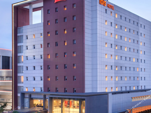 泗水市中心宜必思酒店