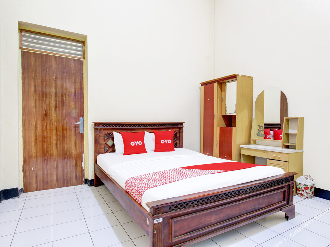 93051 Wisma Syariah Buloe Near Lapangan Abubakar Lambogo Batili Enrekang