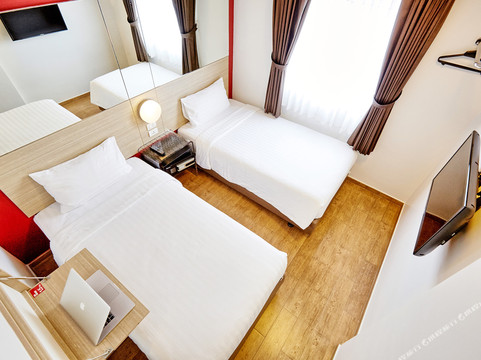 芭堤雅红色星球酒店