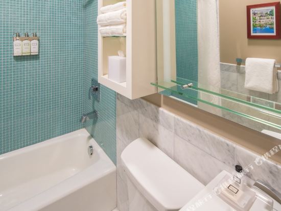 Mark Spencer Hotel Room Type - Deluxe King Room