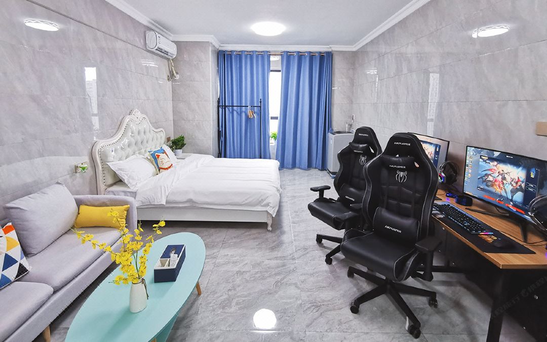 Lazy Gaming Apartment (South Bus Station Tianmao Branch)