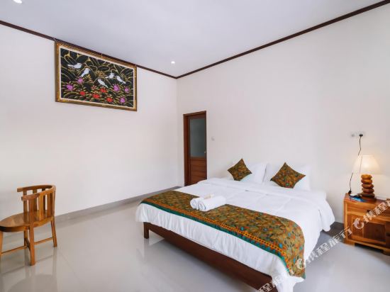 Sari Nusa Inn Room Type - Standard Double Room with Cold Shower Sari Nusa Inn Room Type - Standard Double Room with Cold Shower