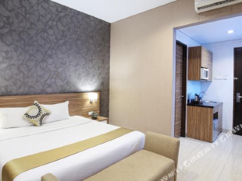 Rasuna Icon Hotel Room Type - Business Suite