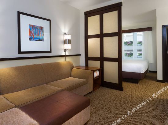 Hyatt Place West Palm Beach/Downtown Room Type - King Room with Sofa Bed