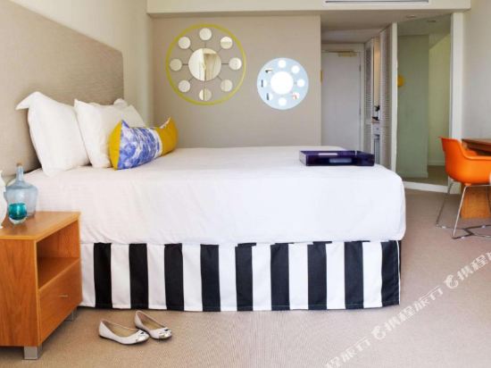 QT Gold Coast Room Type - City View King