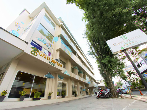 格利亚新特撒酒店