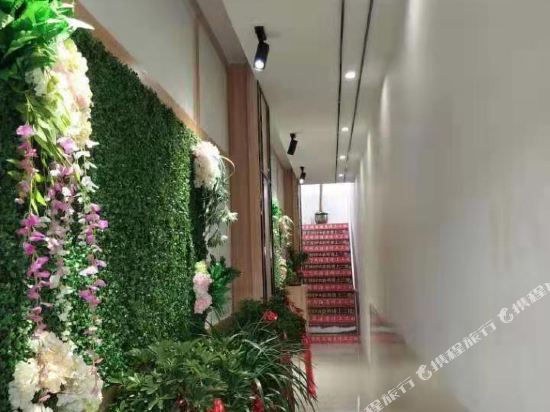 兴仁时光精品酒店