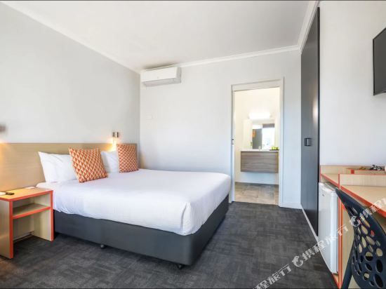 Nightcap at Ferntree Gully Hotel Motel Room Type - Studio Queen & Sofa