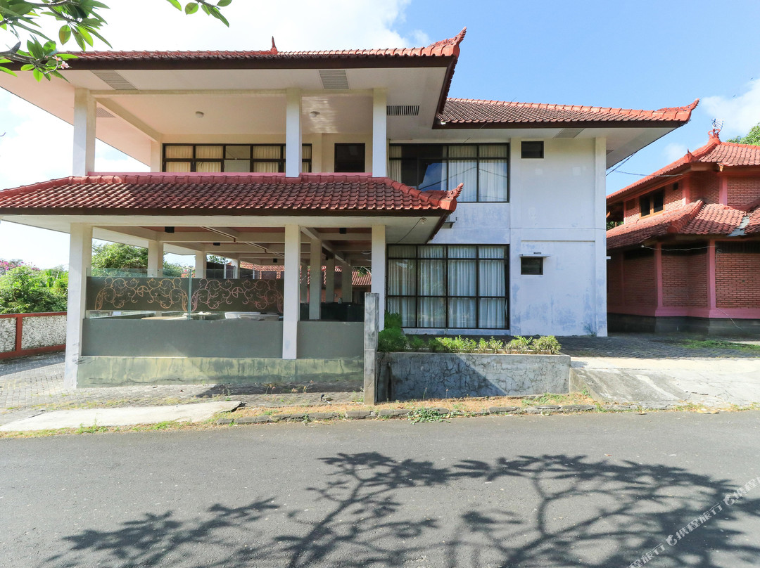 巴厘岛布司里努沙杜瓦别墅酒店