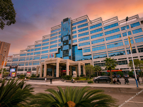 彭泽龙腾国际假日酒店（联盛快乐城县政府店）