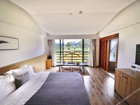 普者黑本千度假酒店(普者黑景区情人桥店)