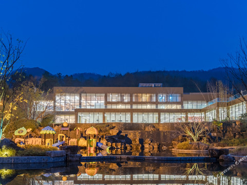 桃花潭畔森林温泉度假酒店