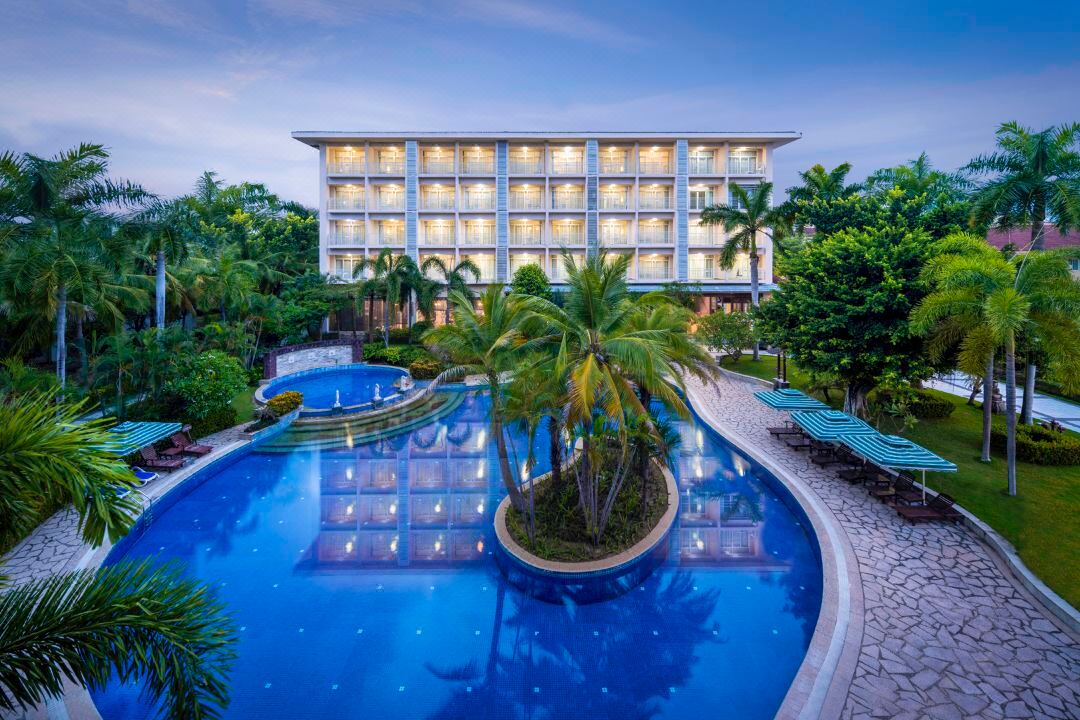Yelan Bay Resort