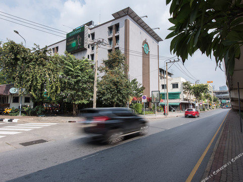 曼谷城市套房酒店主图