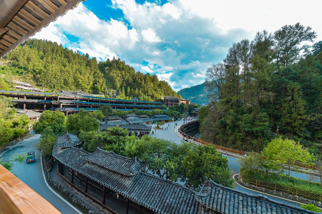 Xijiang Qianhu Miao Village Shanquan Inn