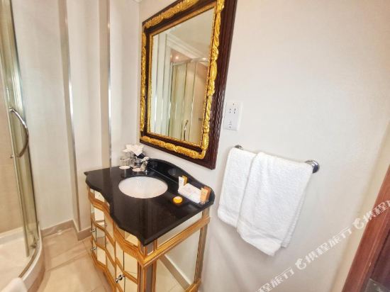 Ashburn Hotel Room Type - Queen Doule Room
