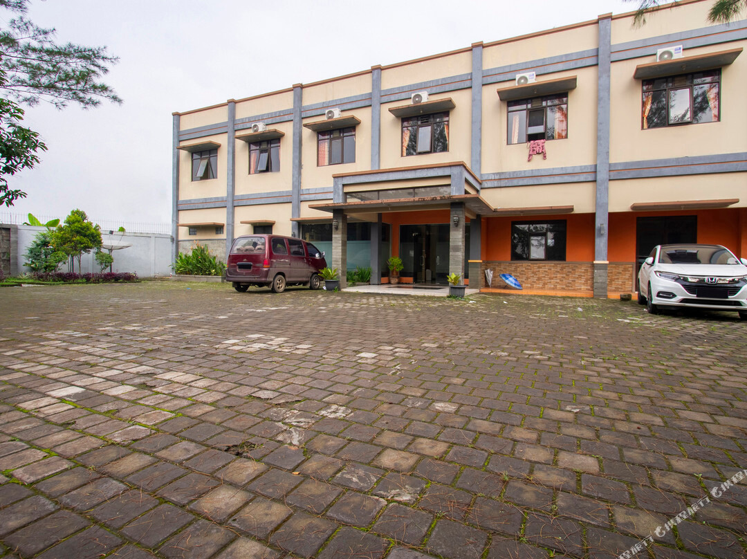 SPOT ON 2559 Hotel Handayani