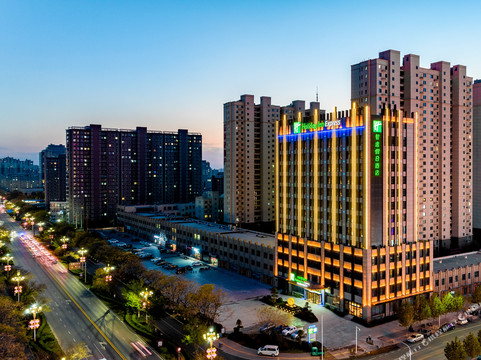 Holiday Inn Express Xinji City Center by IHG