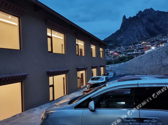 迭部扎尕那归隐康宅客栈