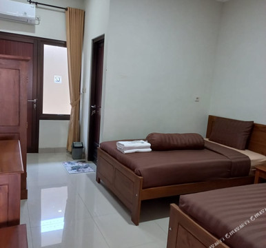 Omah Paulan Guest House