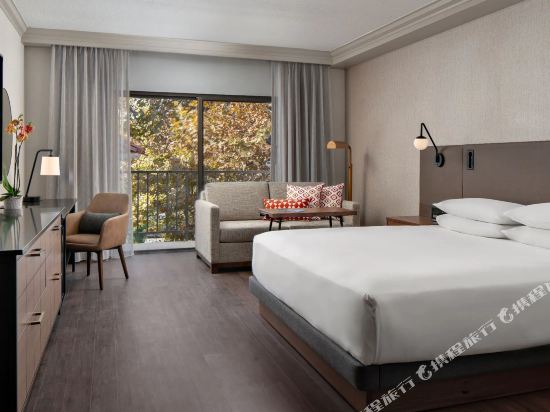 Hyatt Regency Westlake Room Type - King Room with Balcony and View