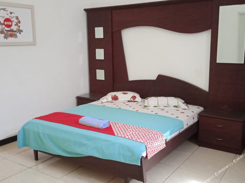 Oyo Life 90989 Lee Dug Tretes Residence