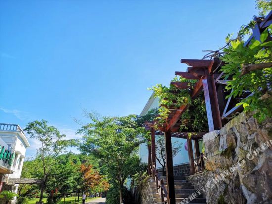 余姚四明山庄森林度假村