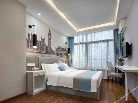 长沙都市118连锁酒店高新区管委会像素汇店