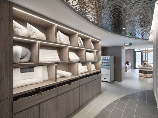 Palace Hotel (Zhongguancun One Yongfeng South Subway Station)
