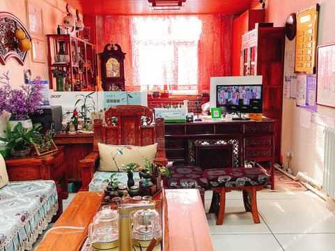 呼和浩特艾娜宾馆(海亮广场宽巷子店)主图